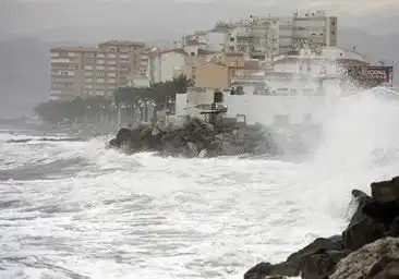 Condiciones Meteorológicas y Estado de las Playas en Málaga: Aviso Amarillo por Viento y Oleaje