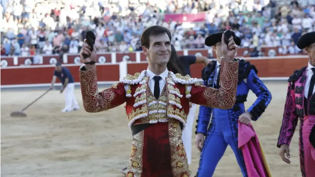Samuel Navalón Brilla en la Feria de Albacete: Un Triunfo Inolvidable