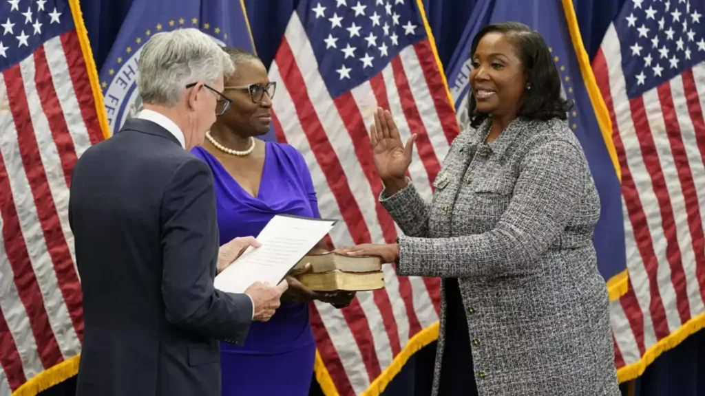 El Conflicto Legal entre Trump y la Gobernadora de la Reserva Federal