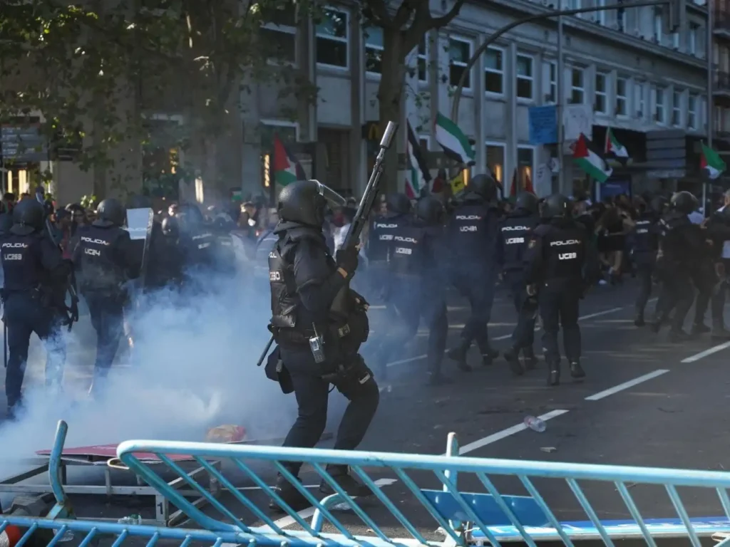 Crisis de Seguridad en Madrid: La Respuesta del PP ante la Violencia en la Vuelta a España