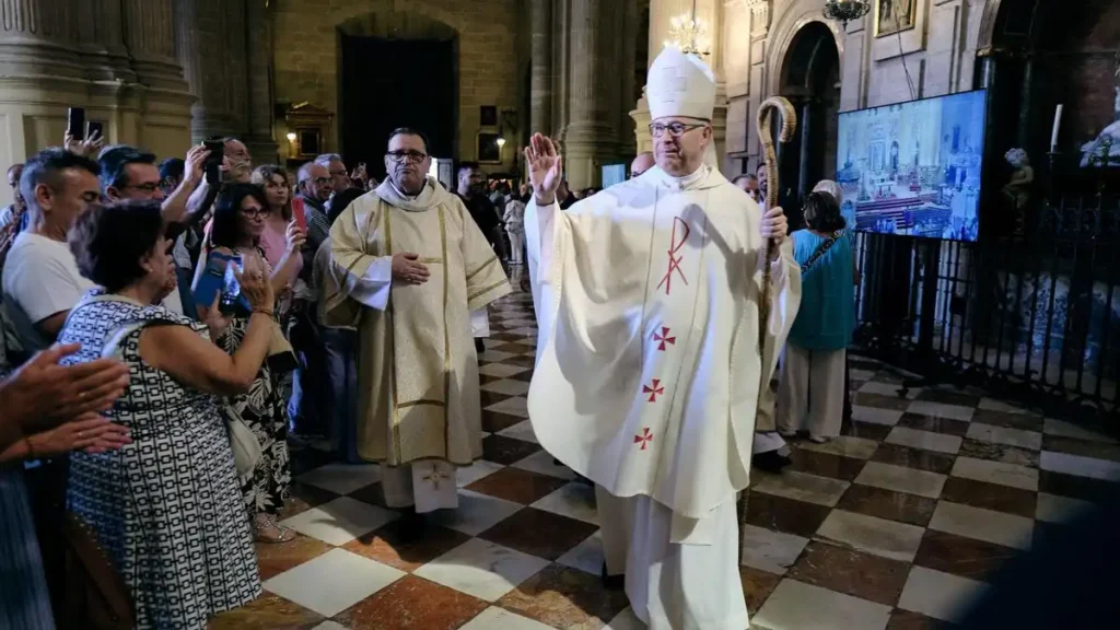 El Nuevo Obispo de Málaga: Un Compromiso con la Comunidad y la Paz Mundial