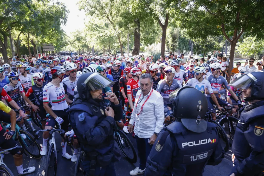 Protestas que Marcan la Vuelta: Un Giro Inesperado en la Competición Ciclista