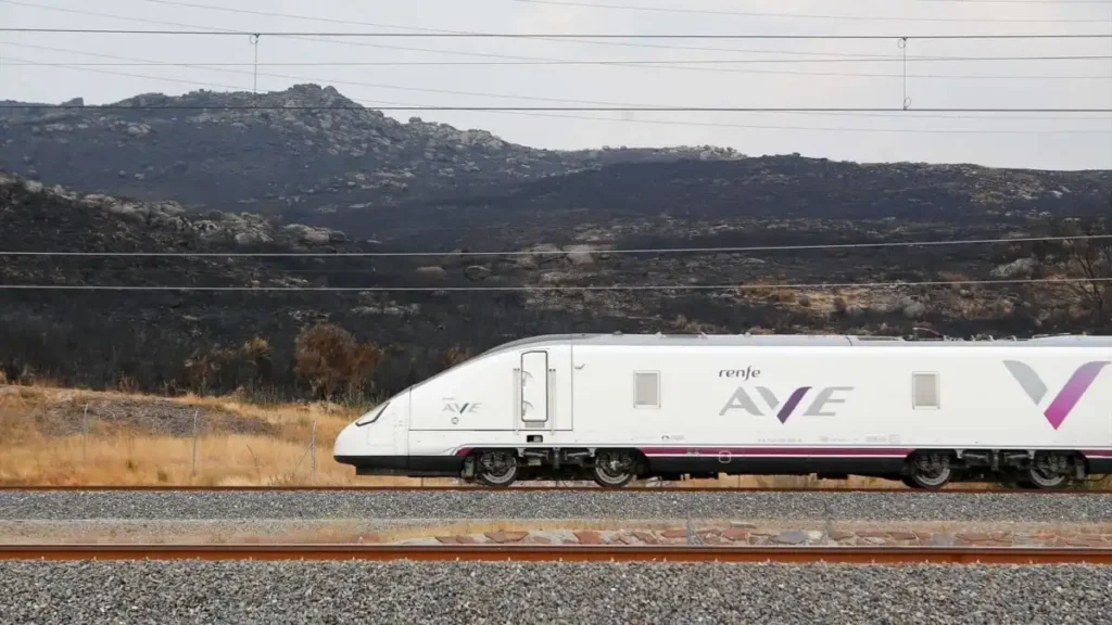 Restablecimiento de la Circulación de Trenes AVE entre Madrid y Barcelona Tras Incendio