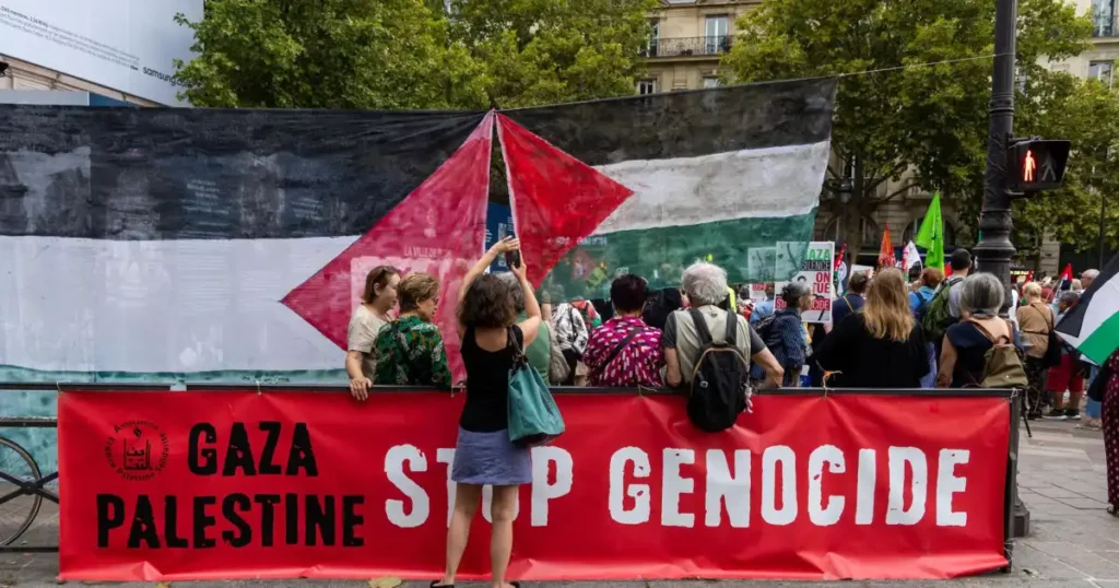 Ayuntamientos Franceses Izan la Bandera Palestina en Desafío al Ministerio del Interior
