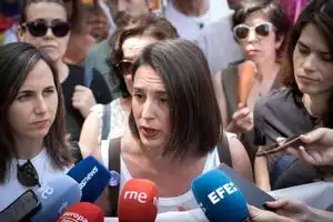 Irene Montero Defiende las Pulseras Antimaltrato en Medio de la Controversia