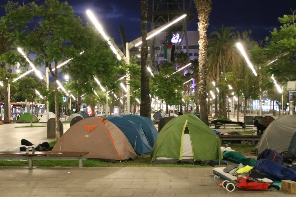 Protestas y Acampadas en Barcelona: Apoyo a la Flotilla de Gaza