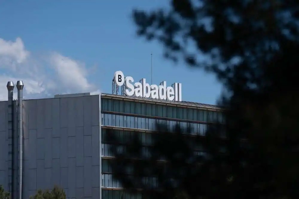 Zurich Insurance se Desmarca de la OPA del BBVA sobre Banco Sabadell