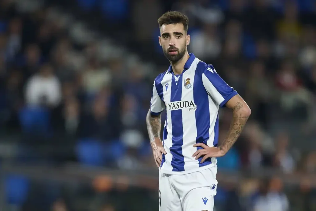 Brais Méndez Responde a las Críticas: Compromiso Inquebrantable con la Real Sociedad