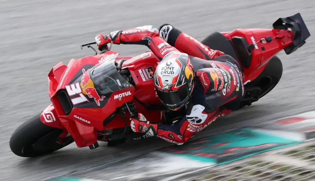 Pedro Acosta Brilla en la Calificación al Sprint en Sepang