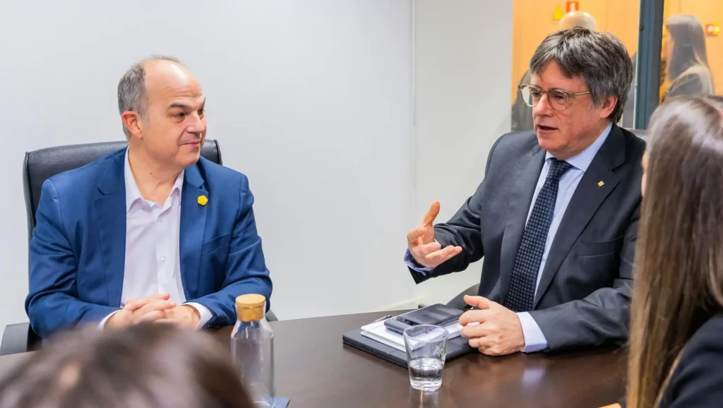 El Juego Político de Junts: Estrategias y Dilemas en la Alianza con Sánchez