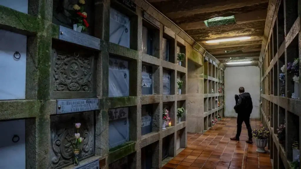 Explorando las Catacumbas de Arcos: Un Cementerio Subterráneo en Galicia