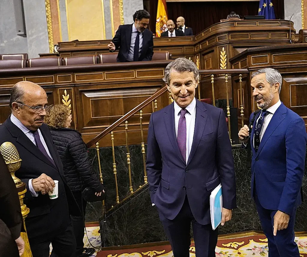 El PP y Junts: Un Llamado a la Oposición y la Corrupción del PSOE