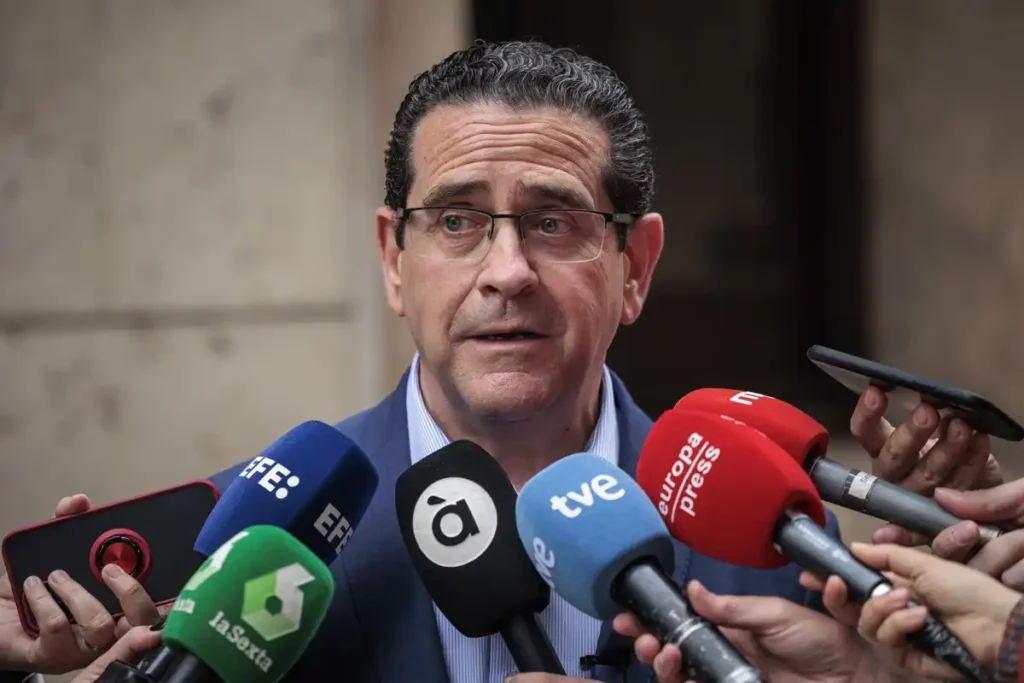 Implicaciones Legales para Jorge Bellver en el Caso Azud