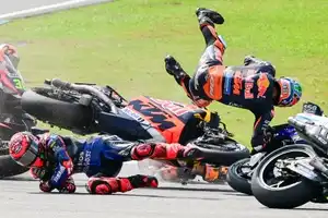 Accidente Impactante en Moto3: Rueda y Dettwiler en el GP de Malasia