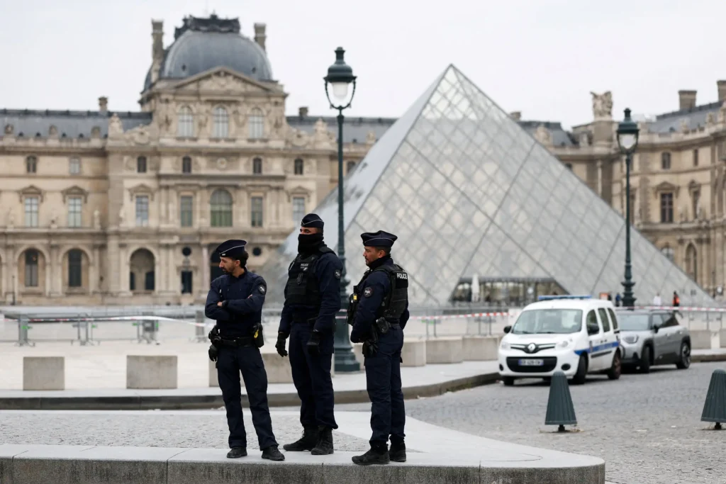 Detenciones en el Robo del Louvre: Un Caso que Sacude el Mundo del Arte