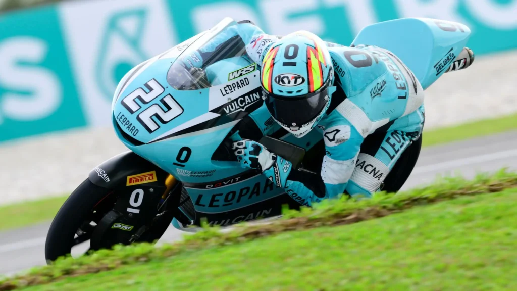 Taiyo Furusato Brilla en Sepang: Una Carrera de Moto3 Marcada por la Controversia