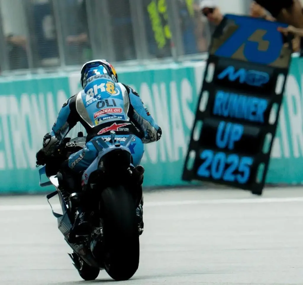 Álex Márquez Brilla en el Gran Premio de Malasia con un Triplete Español