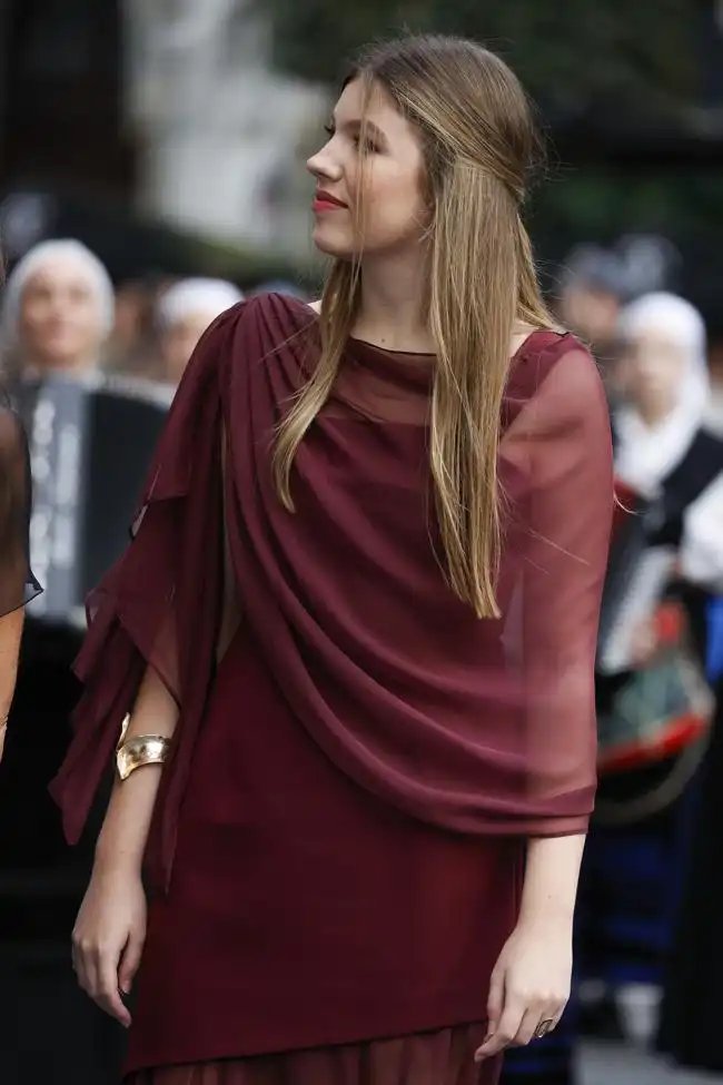 El Impacto de Miphai en la Moda Española: El Vestido de la Infanta Sofía