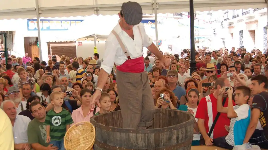 Fin de Semana de Ocio en Málaga: Vino, Música y Cultura