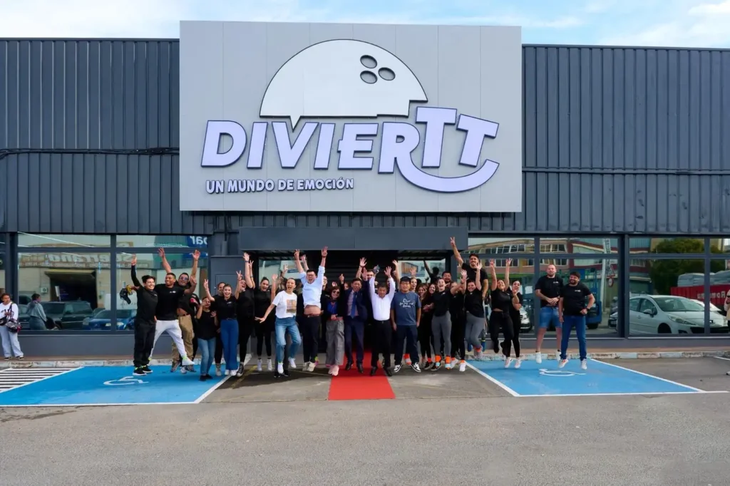 Plasencia da la bienvenida a ‘Diviertt’: Un nuevo espacio de ocio para toda la familia