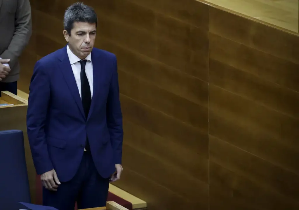 La Gestión del Desastre: Un Análisis de la Respuesta de Carlos Mazón Durante la Riada de València