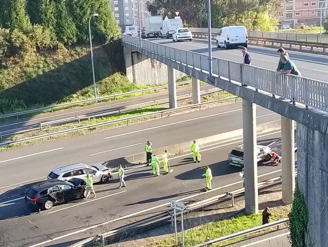 Colapso en la AP-9: Tres Accidentes Múltiples Generan un Atasco Monumental en A Coruña