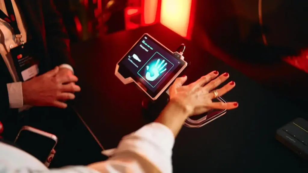 Innovación en Pagos: La Revolución Biométrica de Mastercard
