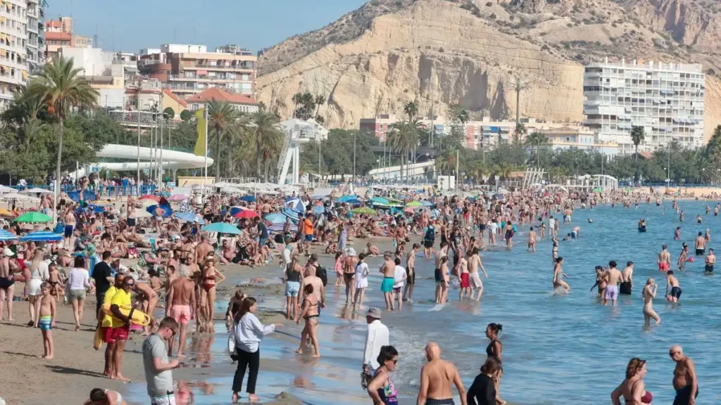 El Verano Infinito: Reflexiones sobre el Cambio Climático en Alicante