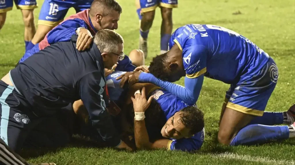 El Ourense CF Brilla en la Copa del Rey: Un Triunfo de Equipo