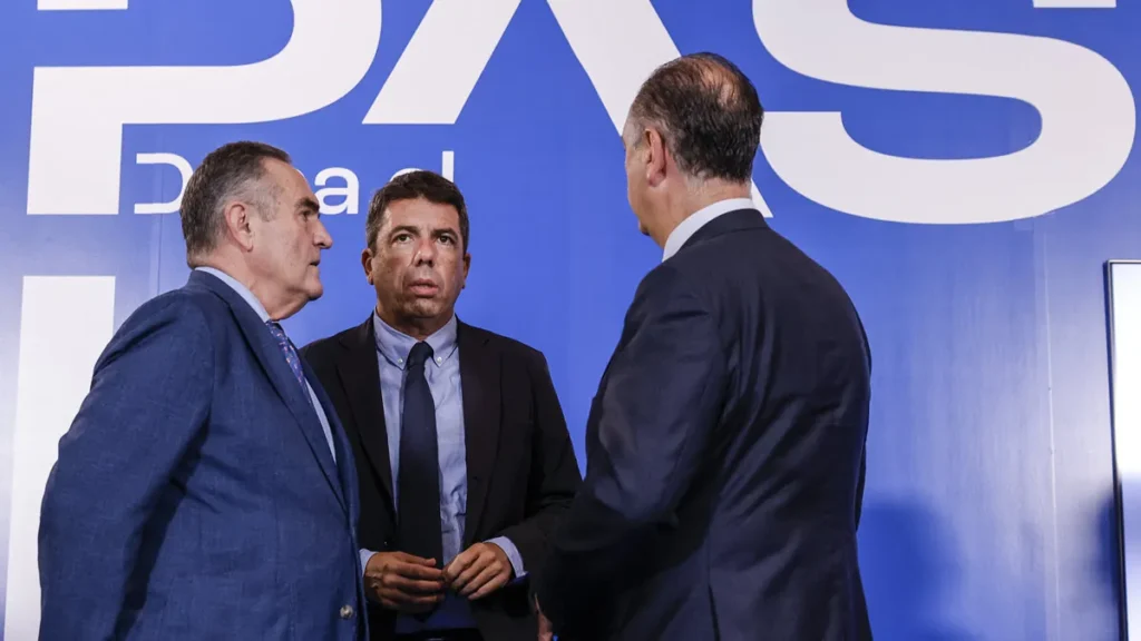 Crisis en la Gestión de Emergencias: La Presión sobre Carlos Mazón Aumenta