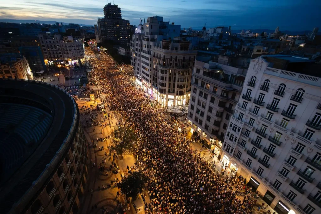 La Lucha por la Justicia en Valencia: Una Manifestación que Resuena en el Corazón del Pueblo