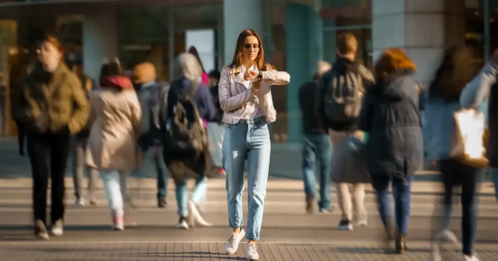 Los Beneficios de Caminar: ¿Es Mejor un Paseo Largo o Tramos Cortos?