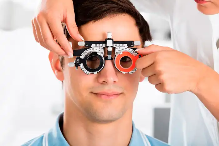 La Importancia de Revisar la Vista para una Conducción Segura en la Noche