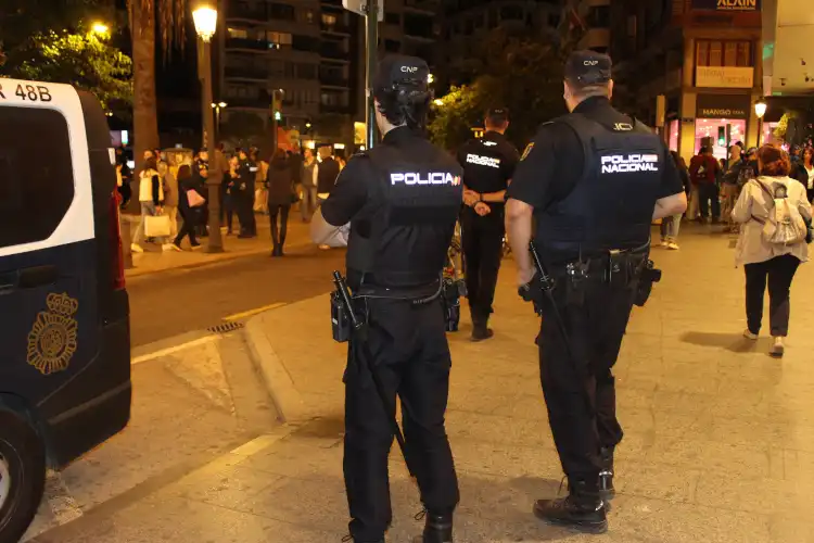 Detenciones en Valencia: Tres hombres sorprendidos en un robo