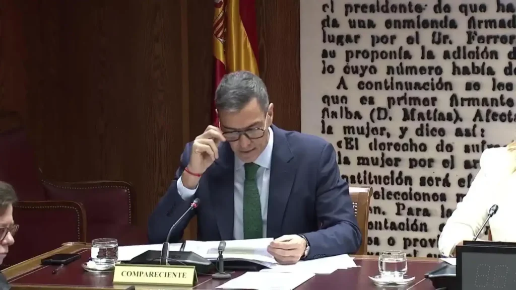 Pedro Sánchez Defiende la Transparencia Financiera del PSOE en el Senado