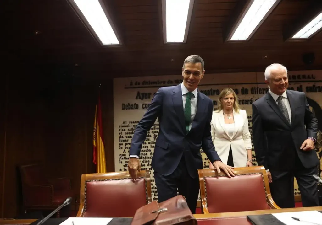 El Debate Político en el Senado: Sánchez y la Comisión del Caso Koldo