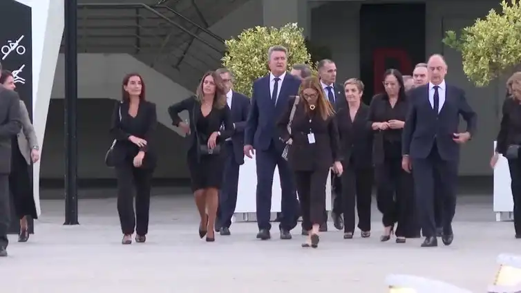 Carlos Mazón y su Controversial Regreso Tras el Funeral de Estado