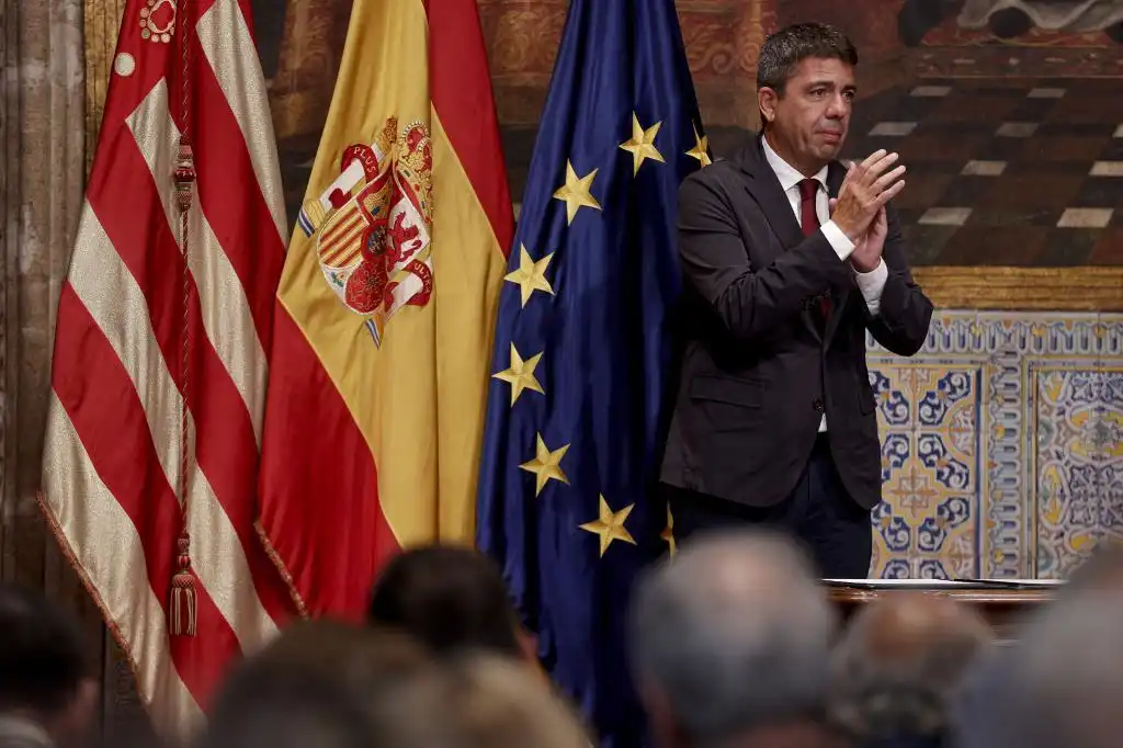 Carlos Mazón enfrenta la presión tras el funeral de Estado