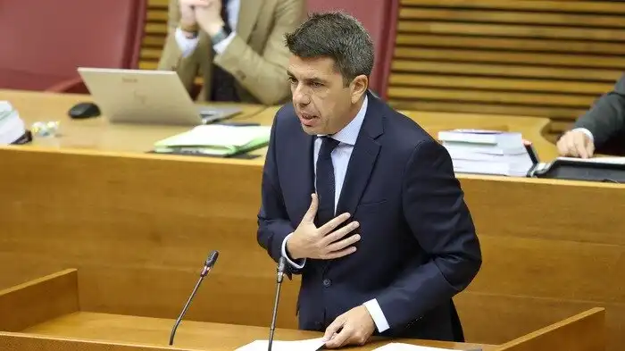 Crisis Política en la Comunidad Valenciana: El Futuro de Carlos Mazón en la Cuerda Floja