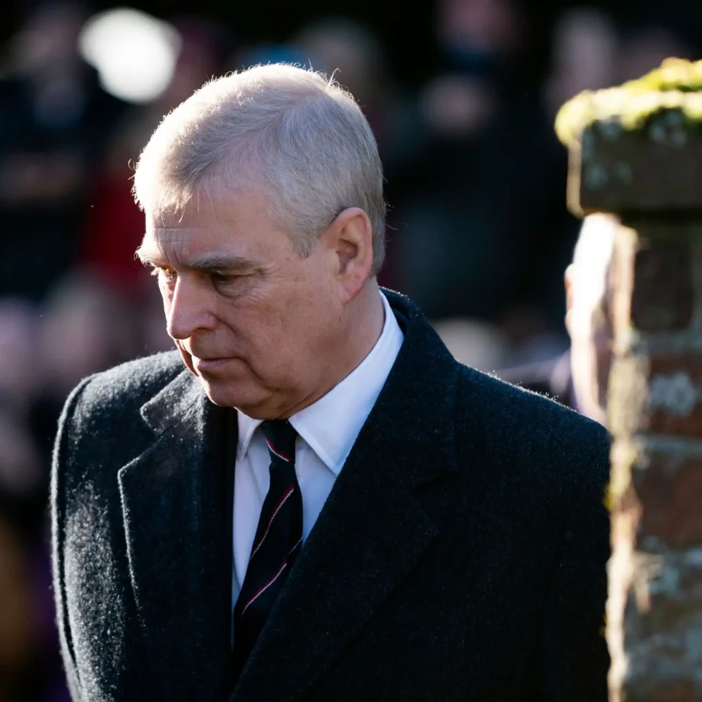 La Caída del Príncipe Andrés: Escándalos y Consecuencias en la Monarquía Británica