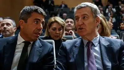 Desaciertos Estratégicos en la Oposición Española: Un Análisis de la Dimisión de Mazón y el Cese de Ortega Smith