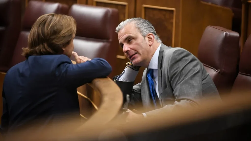 Cambios en la Dirección de Vox: Ortega Smith Fuera de la Portavocía Adjunta