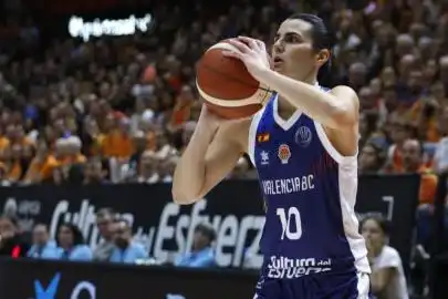 Leticia Romero y su Ausencia en la Selección Española: Un Análisis del Valencia Basket Femenino