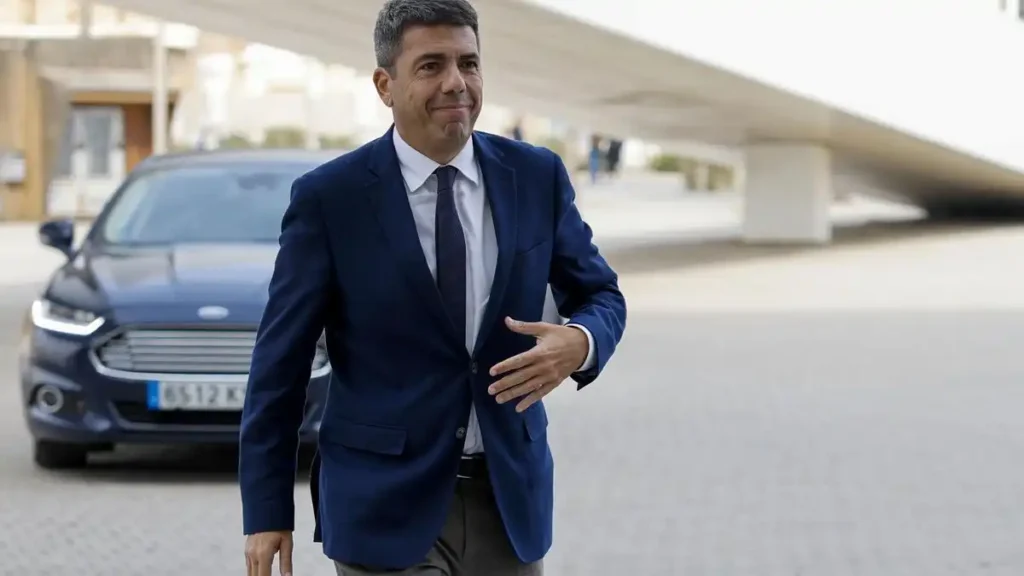 La Controversia de Carlos Mazón: ¿Estaba Realmente Localizable Durante la Dana?