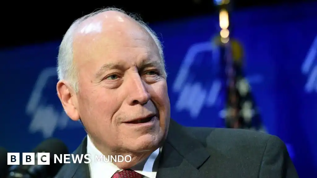 Fallece Dick Cheney, el Vicepresidente que Transformó la Política Exterior de EE.UU.
