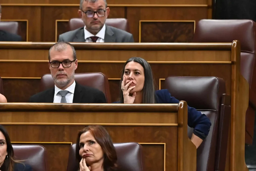 Junts Intensifica su Ruptura con el Gobierno: Un Bloqueo Legislativo en el Congreso