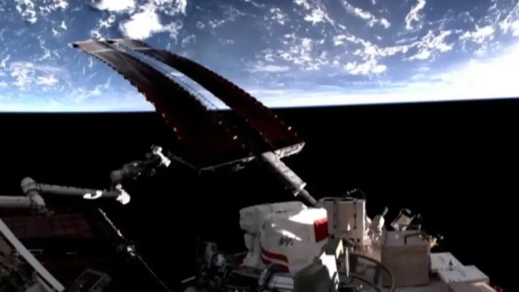 China Retrasa el Regreso de la Misión Shenzhou-20 por Riesgo de Basura Espacial