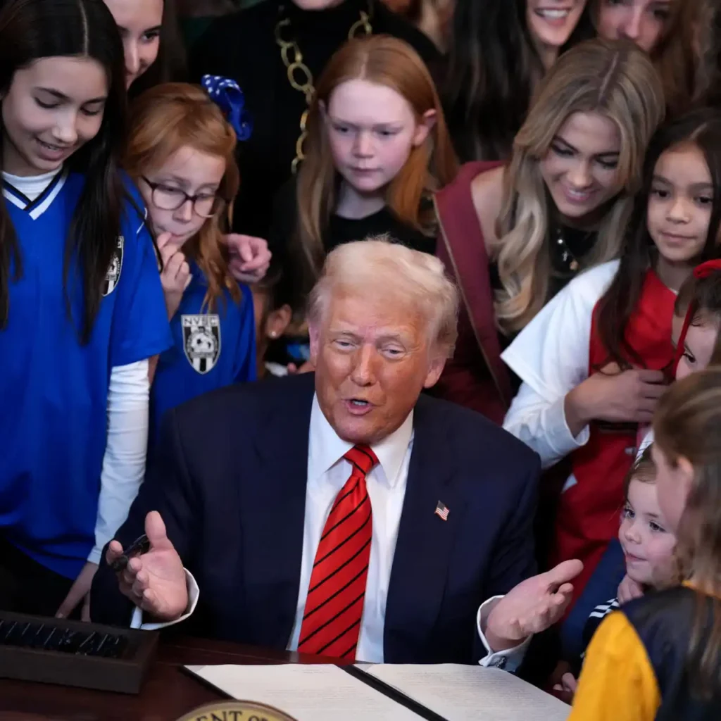 El Tribunal Supremo de EE.UU. respalda la política de Trump sobre pasaportes transgénero