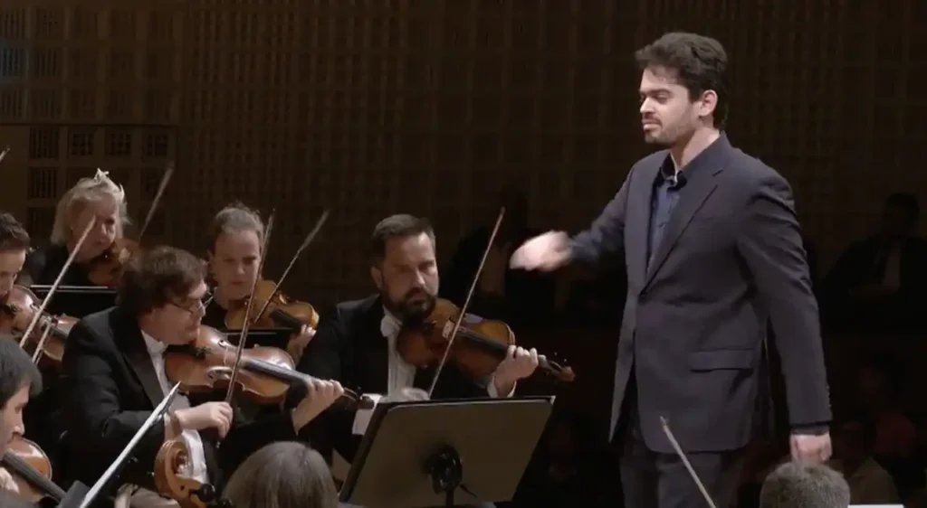 Protestas y Controversias en la Filarmónica de París: Un Concierto Interrumpido