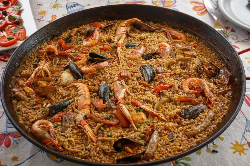 Celebridades y Gastronomía: La Paella como Protagonista en Valencia